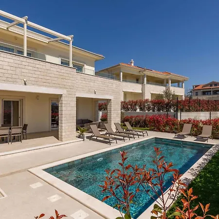 Lara Vabriga Vakantiehuis