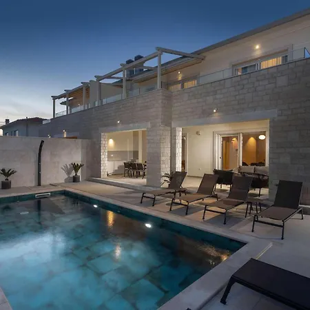 Lara Vabriga Holiday home