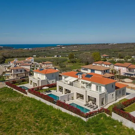 Lara Vabriga Tar-Vabriga