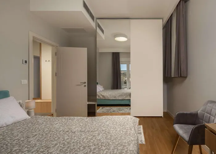 Lara Vabriga * Tar-Vabriga